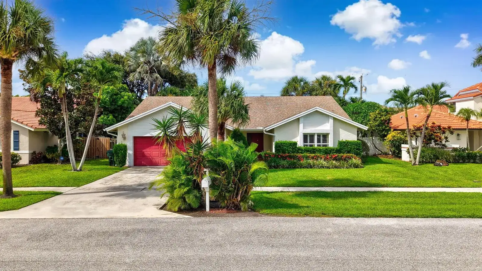 435 MOHAWK Lane, Boca Raton FL 33487 photo 2