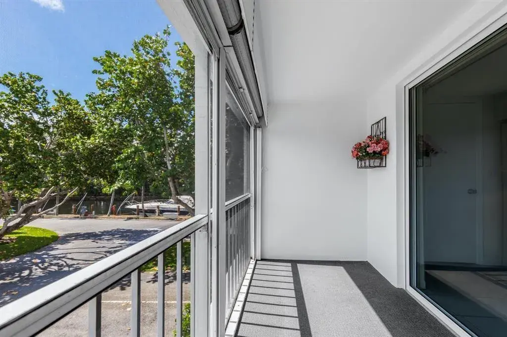 6449 BAY CLUB Drive # 4, Fort Lauderdale FL 33308
