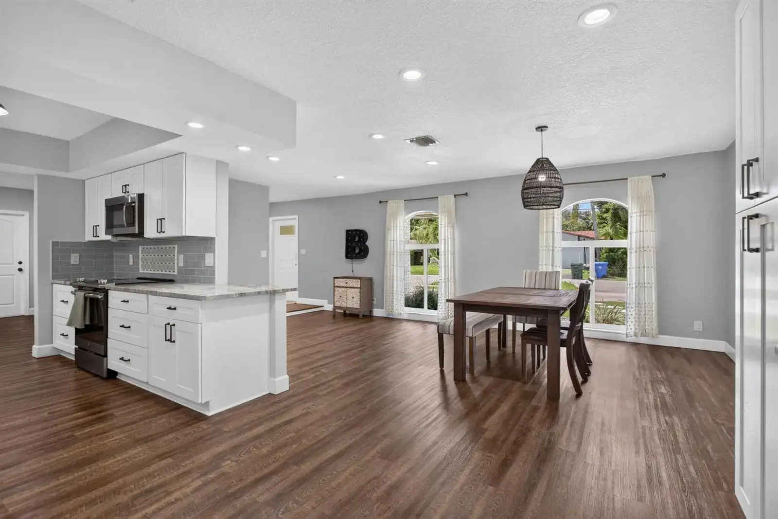1717 NW 36TH Court, Oakland Park FL 33309 photo 4
