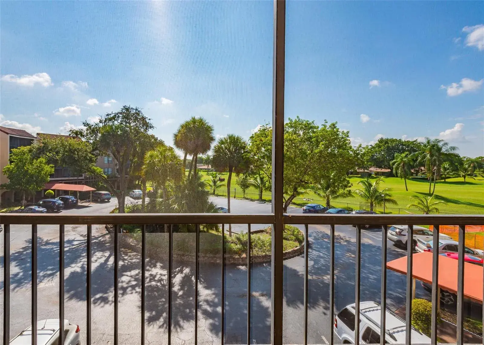 3900 N HILLS Drive # 302, Hollywood FL 33021