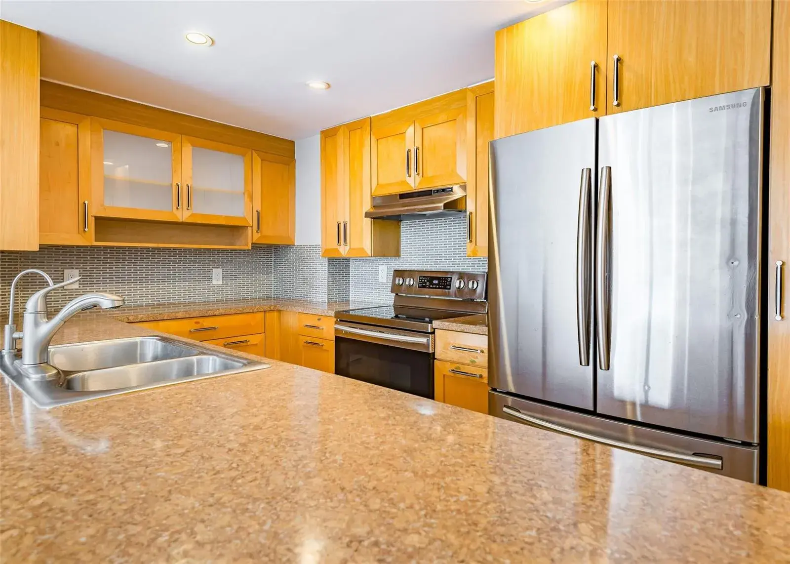 3900 N HILLS Drive # 302, Hollywood FL 33021
