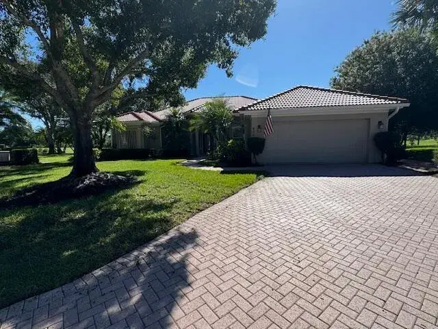 8008 Links Way, Port St. Lucie FL 34986