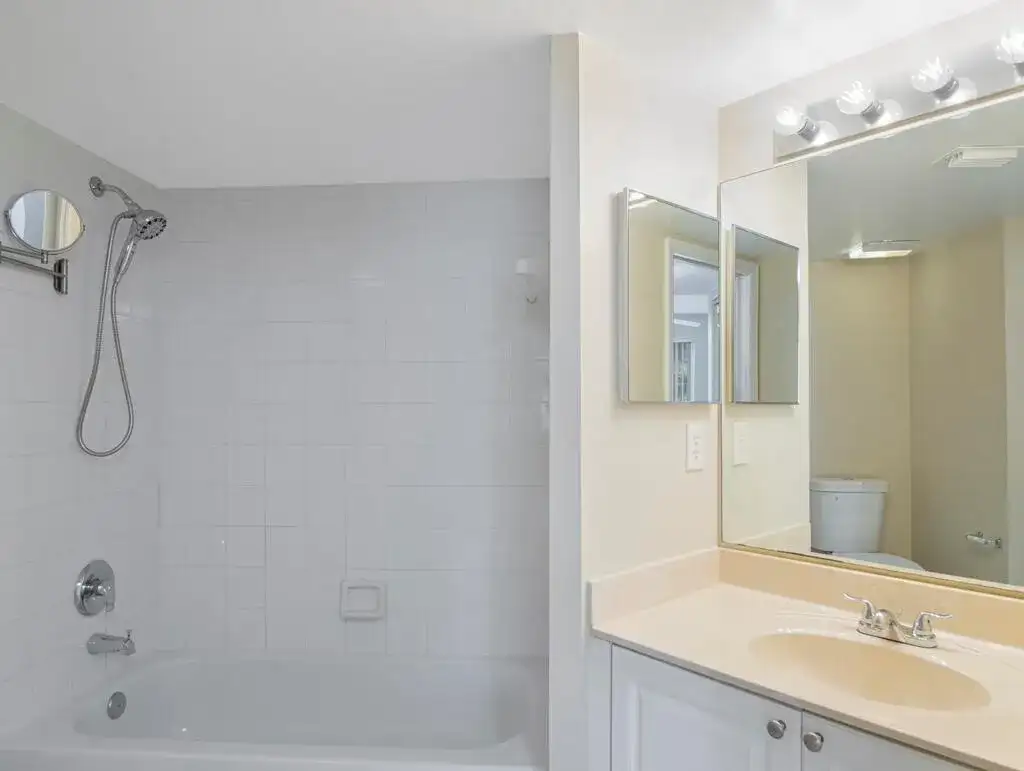 100 CRESTWOOD Court N # 109, Royal Palm Beach FL 33411 photo 4