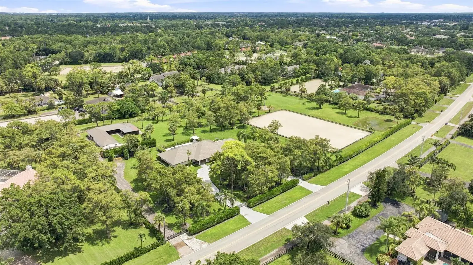 14902 PADDOCK Drive, Wellington FL 33414 photo 2