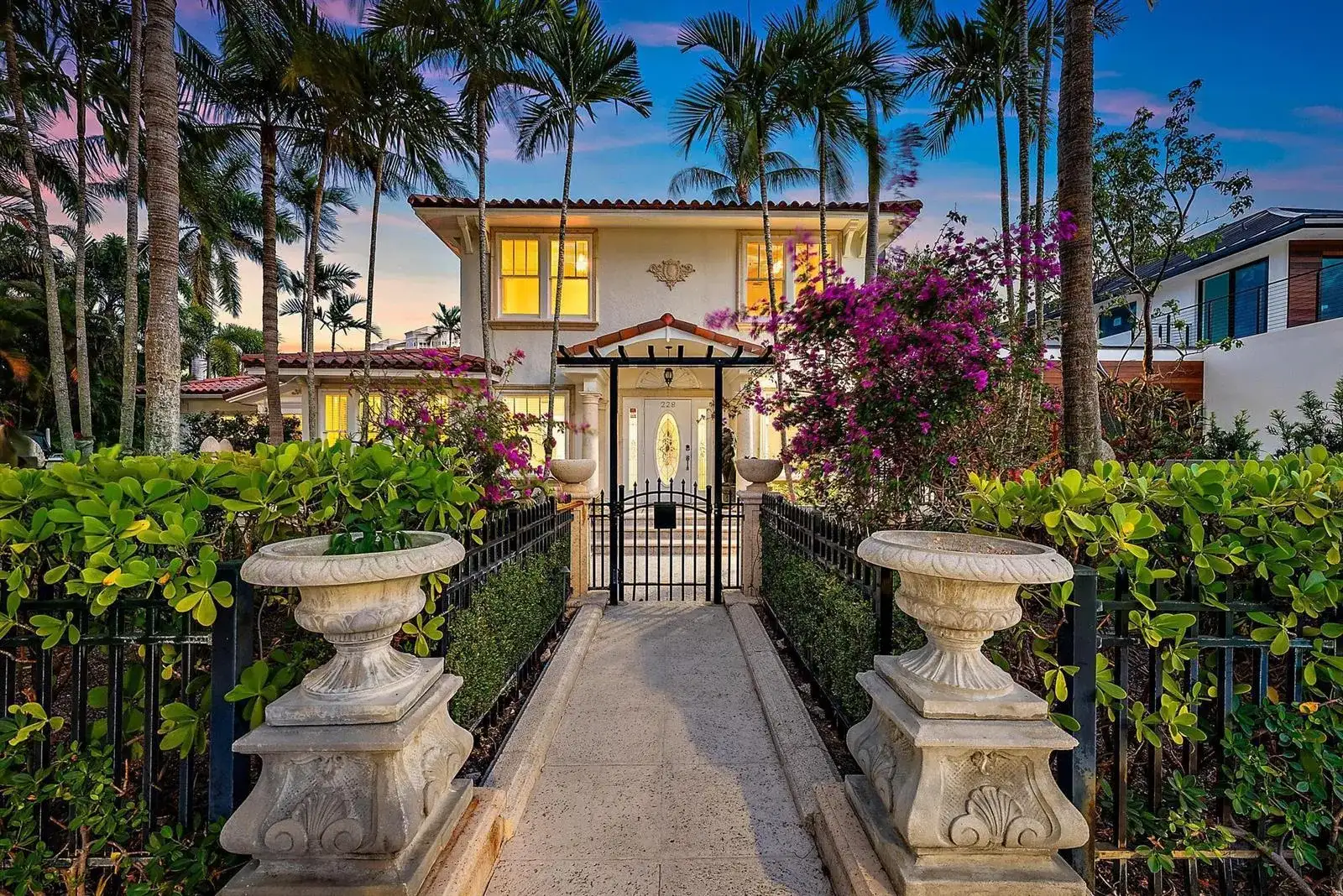 228 9TH Street, West Palm Beach FL 33401 photo 2
