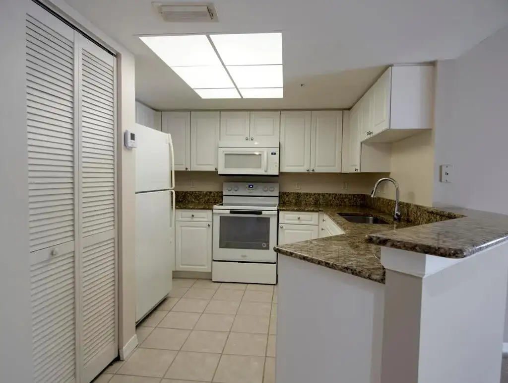 500 CRESTWOOD Court N # 506, Royal Palm Beach FL 33411 photo 3