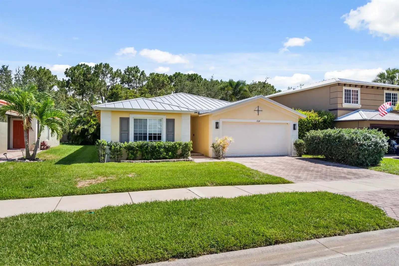 1924 SW JAMESPORT Drive, Port St. Lucie FL 34953 photo 2
