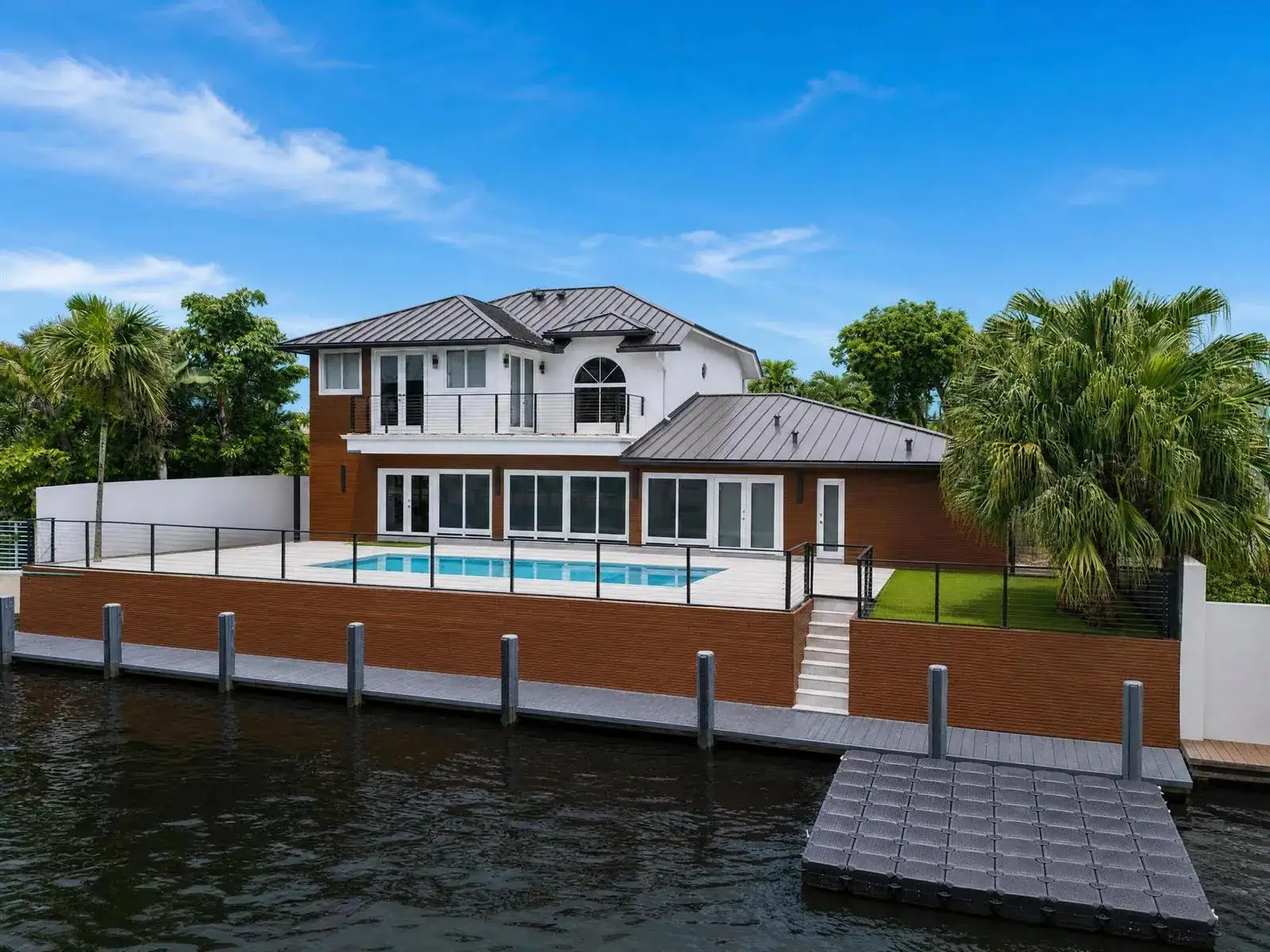 11 Castle Harbor Isle Drive, Fort Lauderdale FL 33308 photo 2