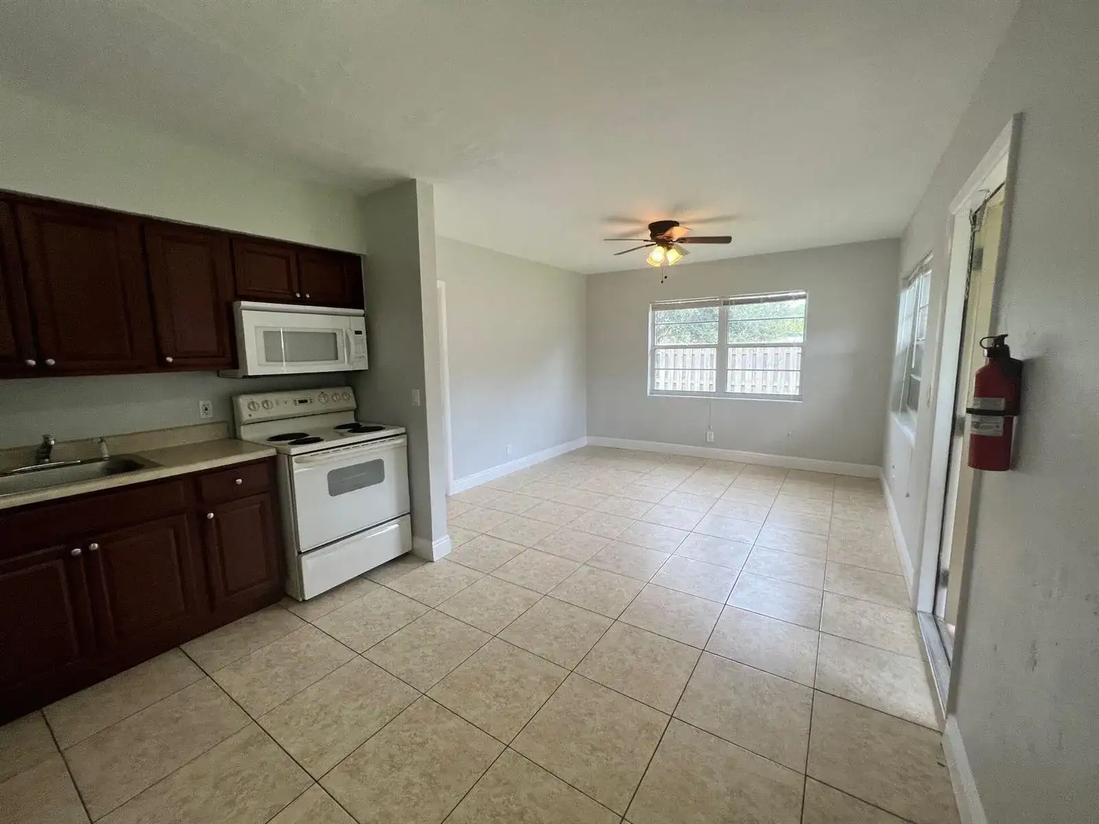 4820 Maine Street # 4, Lake Worth FL 33461 photo 2
