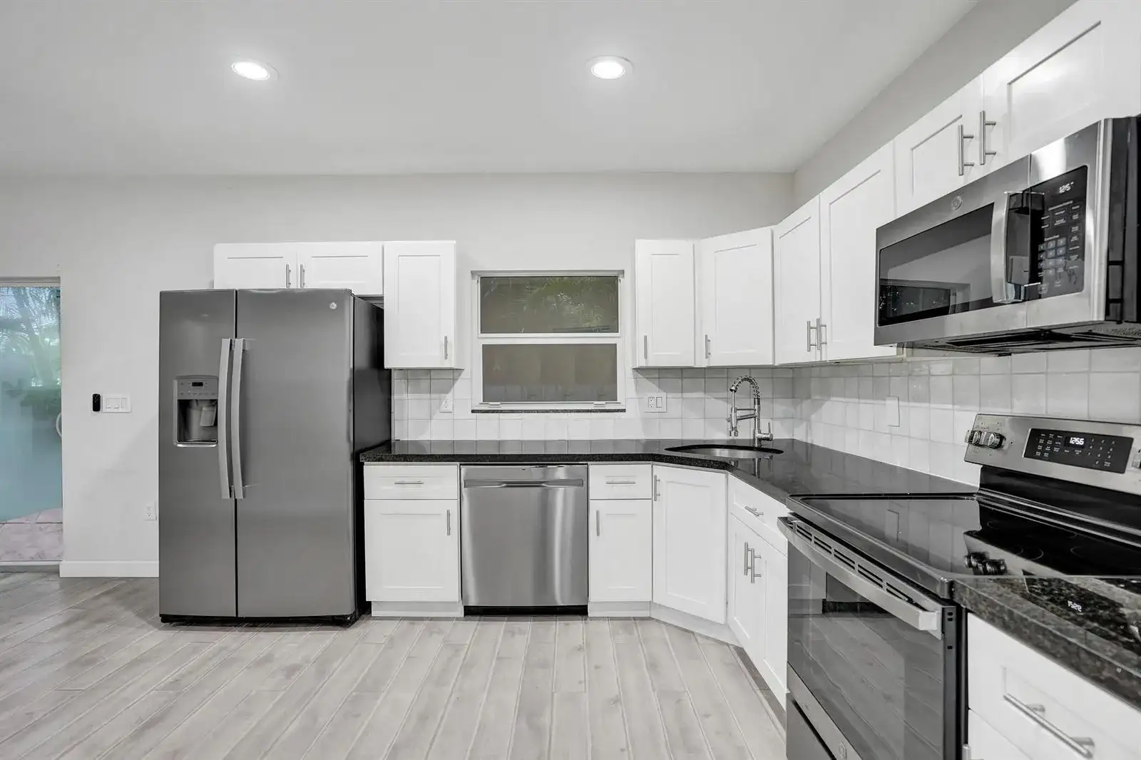 1035 NW 2ND Avenue, Fort Lauderdale FL 33311 photo 3