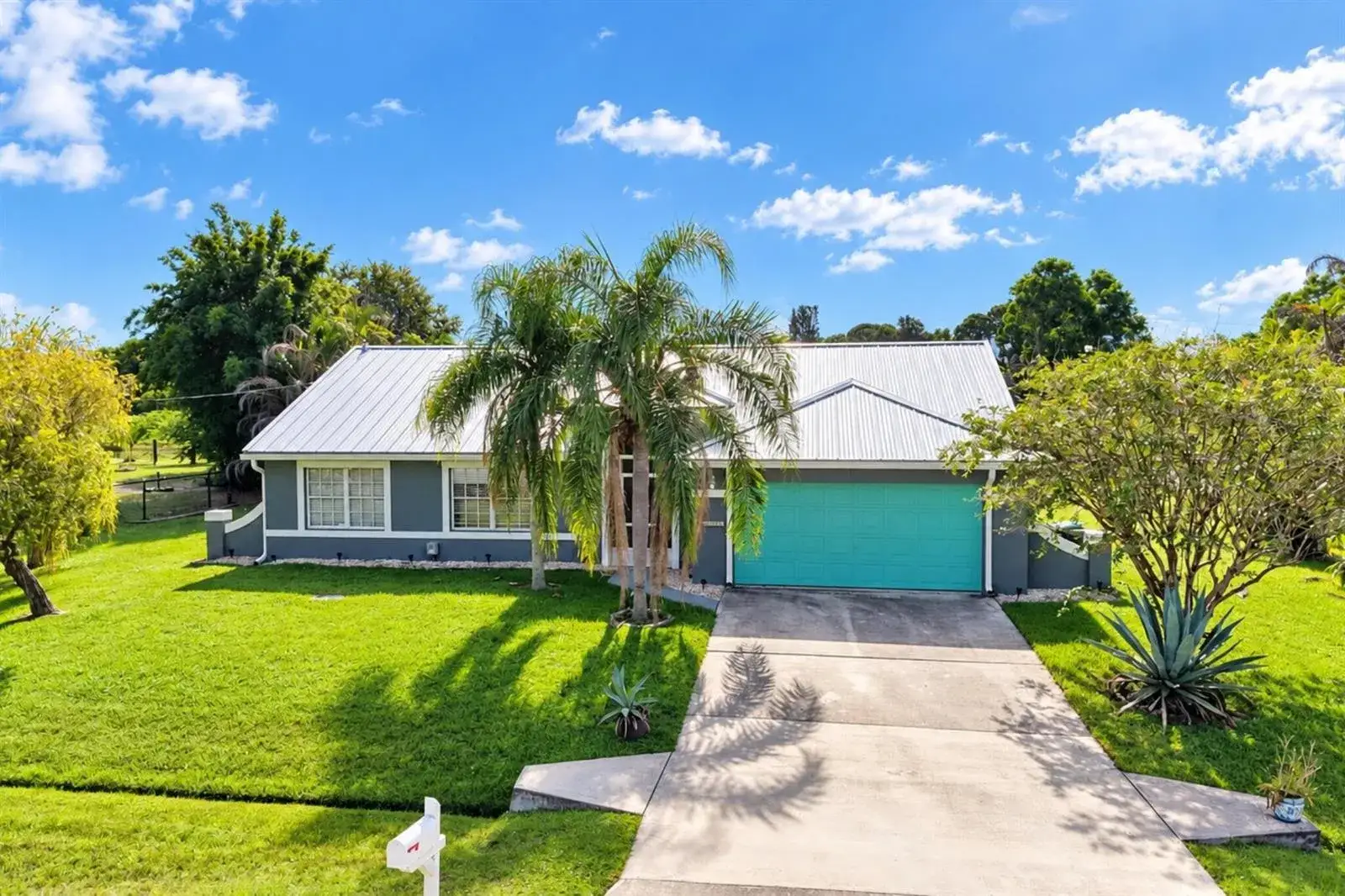 2461 SE ROCK SPRINGS Drive, Port St. Lucie FL 34952