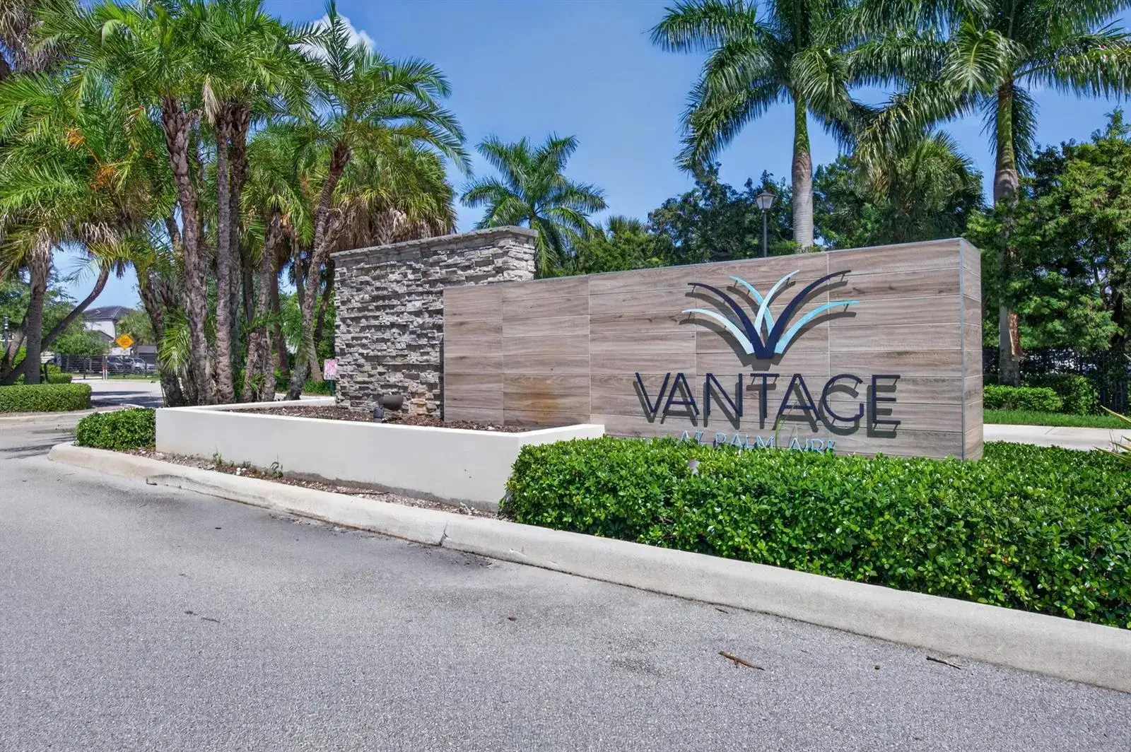 295 NW 33RD Lane, Pompano Beach FL 33069 photo 2