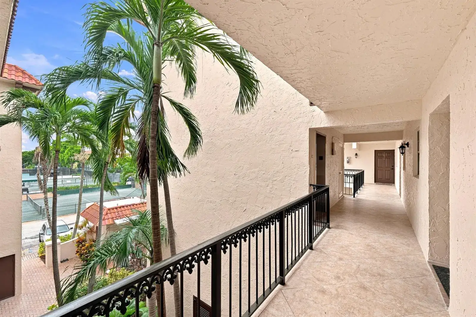 610 TENNIS CLUB Drive # 305, Fort Lauderdale FL 33311 photo 4