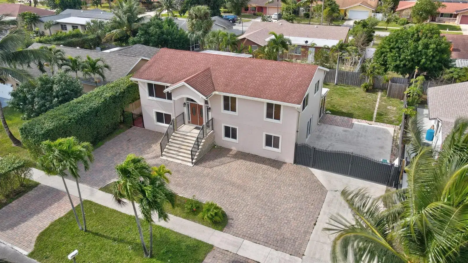 1371 Woodcrest Road W, West Palm Beach FL 33417 photo 2