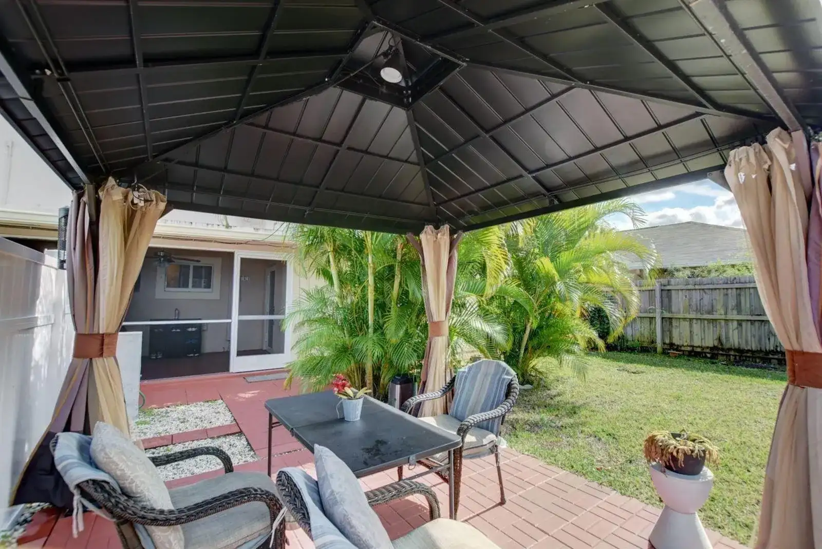 1371 Woodcrest Road W, West Palm Beach FL 33417 photo 5