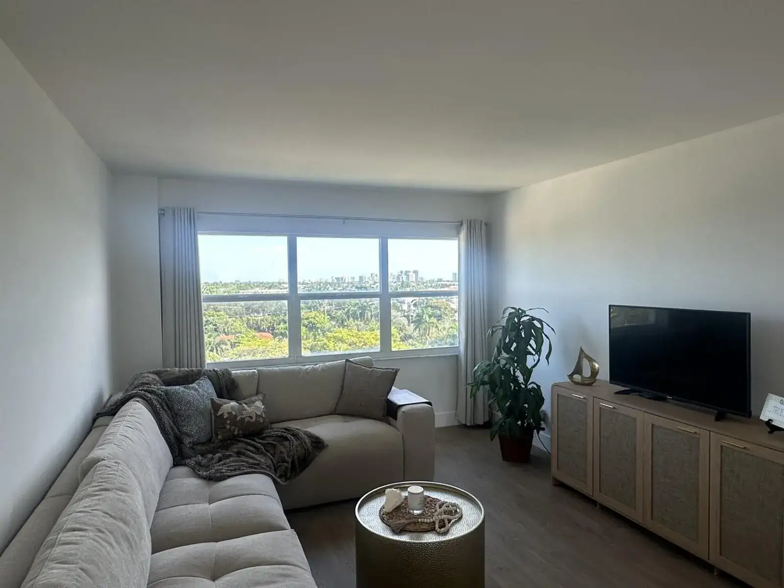 2555 NE 11th Street # 804, Fort Lauderdale FL 33304 photo 4