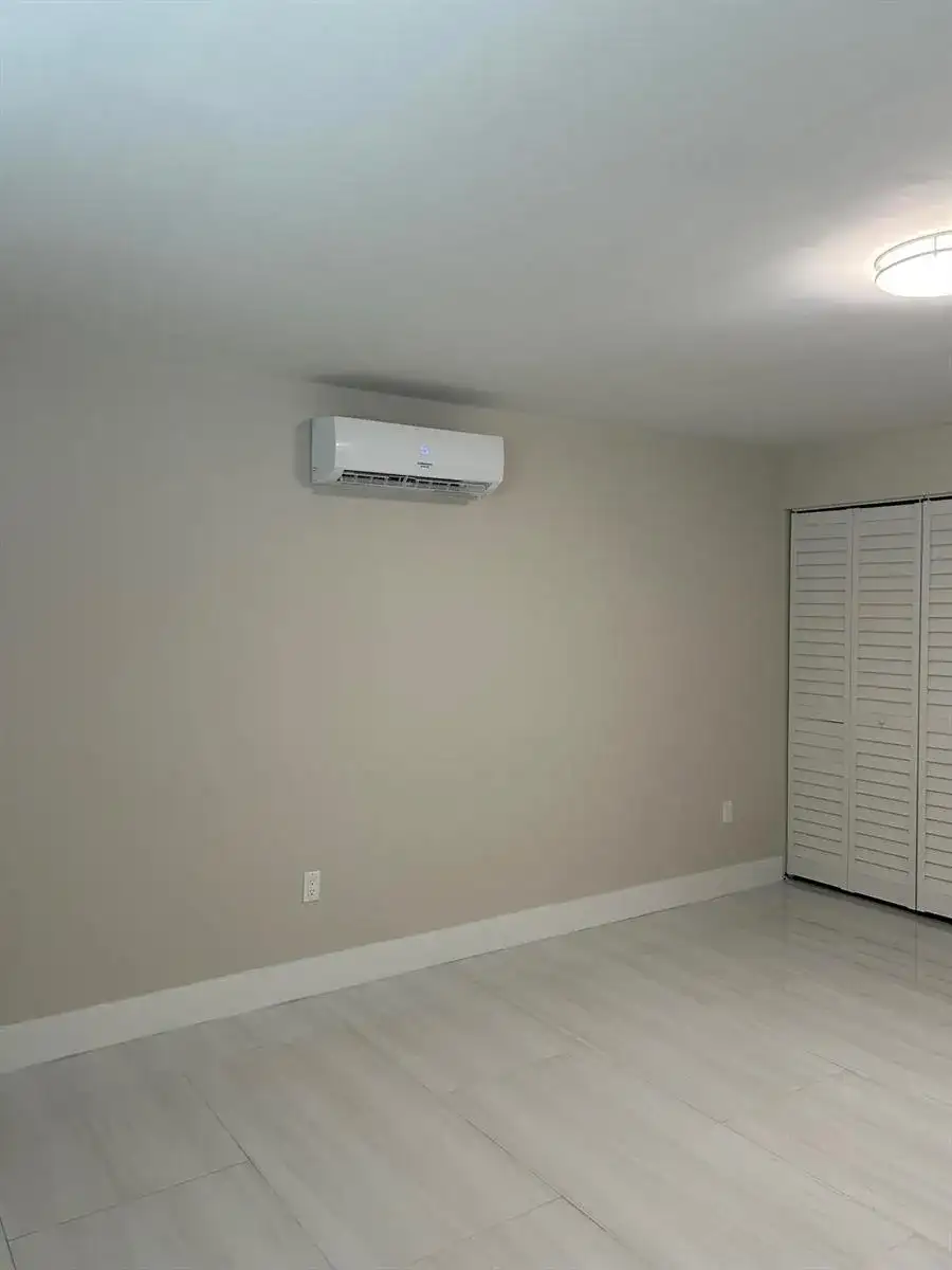 2329 WEST Drive, FL 33409 photo 2