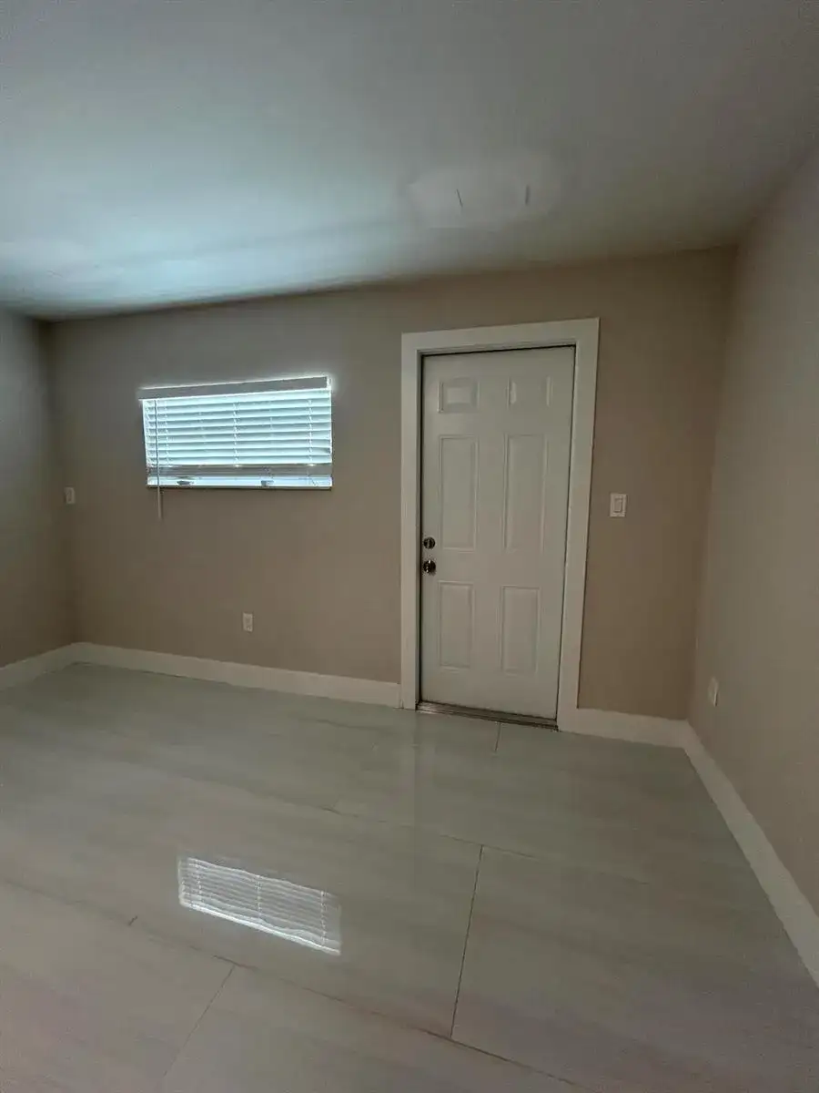 2329 WEST Drive, FL 33409 photo 3