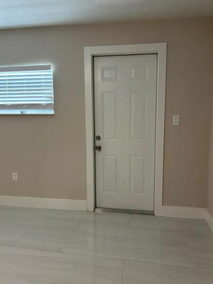 2329 WEST Drive, FL 33409 photo 4