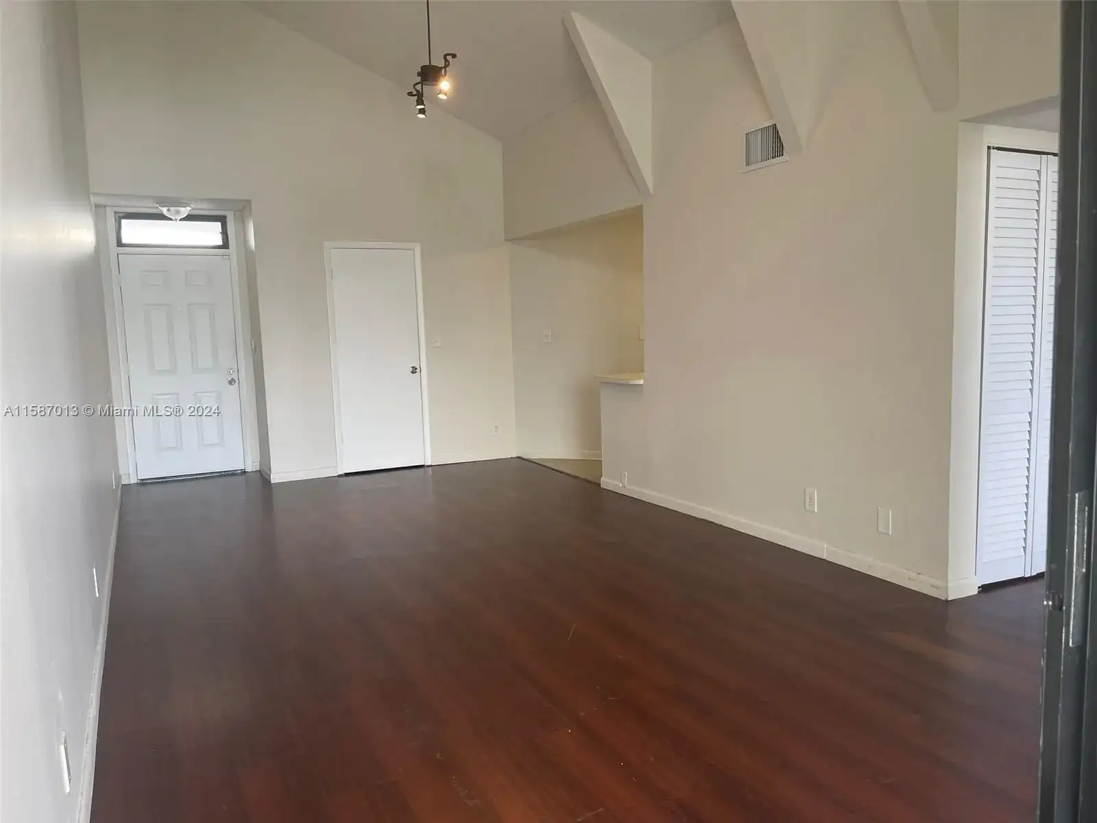 212 Lake Pointe Drive # 313, Oakland Park FL 33309 photo 5