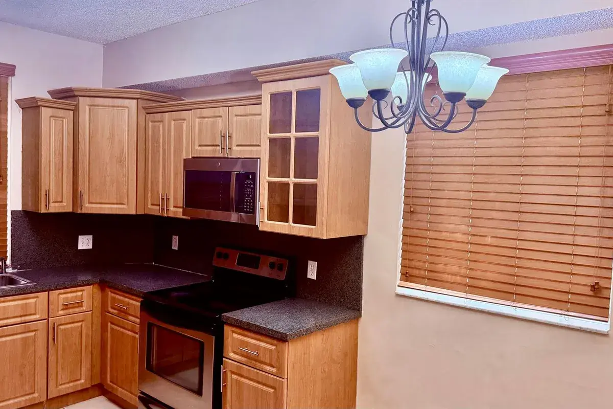 6952 SW 39TH Street # C106, Davie FL 33314