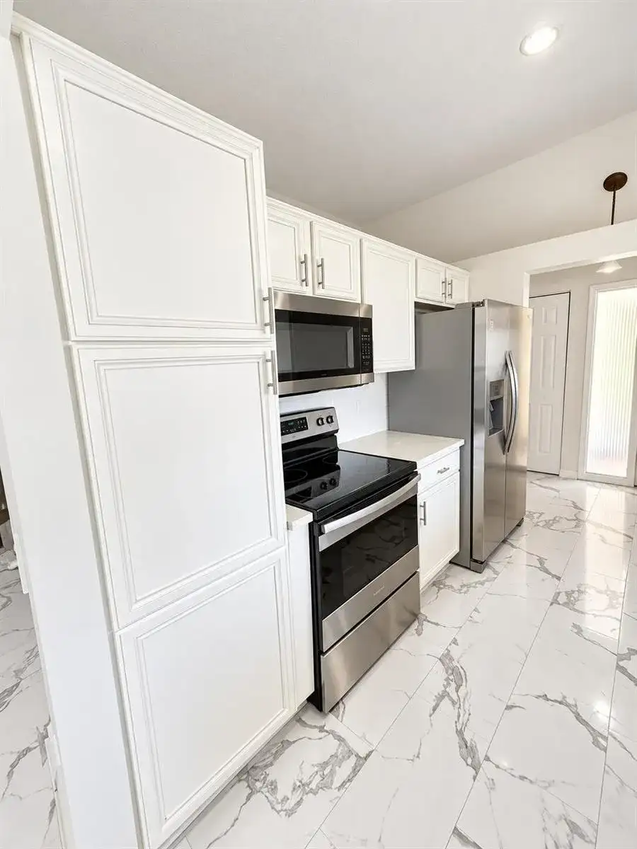 107 HALF MOON Circle # D, Jupiter FL 33458 photo 5