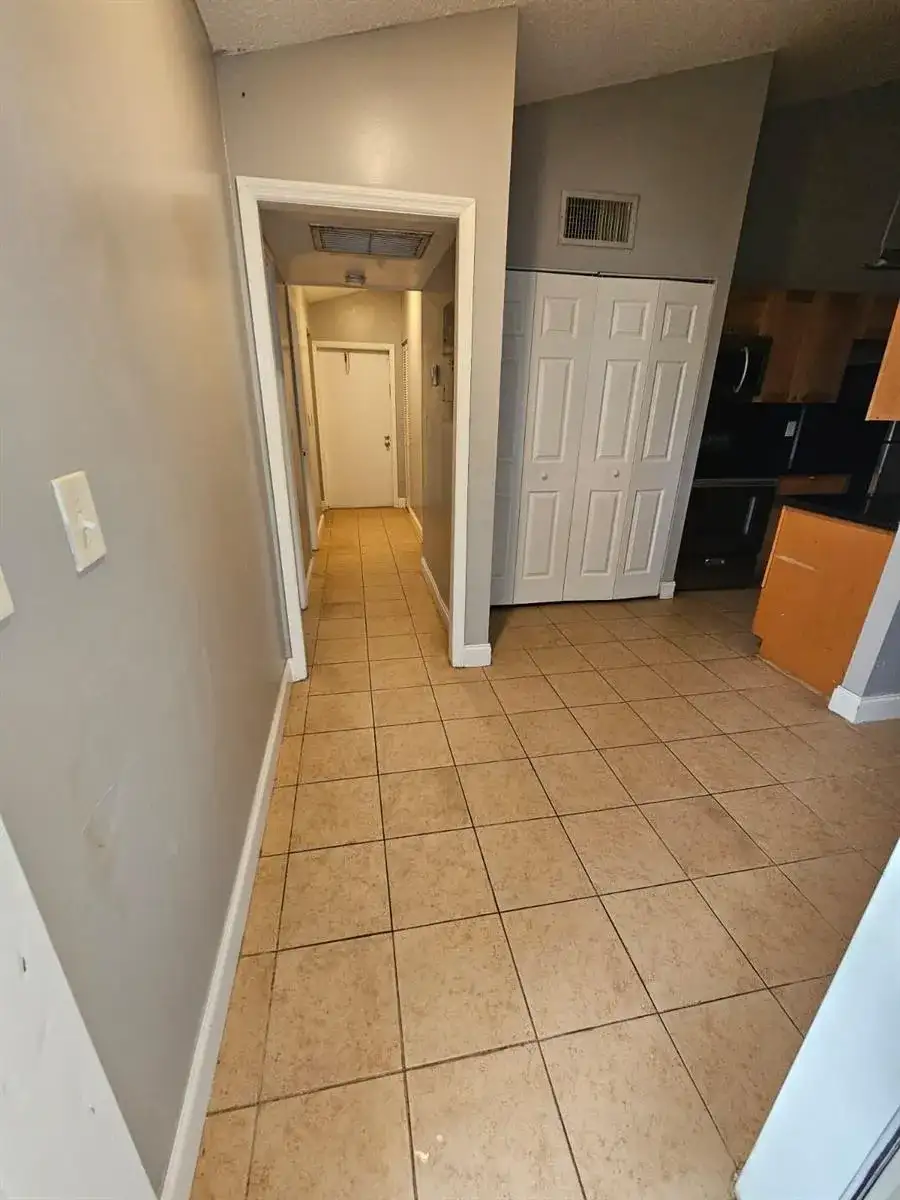 4552 NW 185TH Street, Miami Gardens FL 33055 photo 3