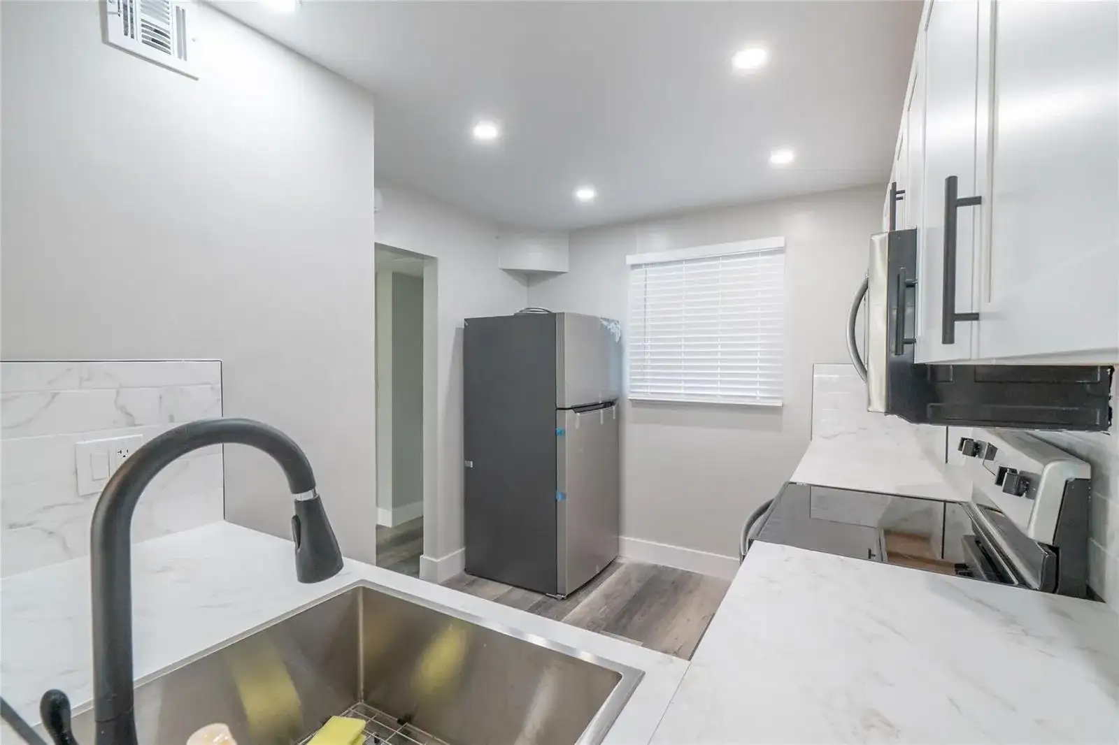 119 ROYAL PARK Drive # 4H, Oakland Park FL 33309 photo 4