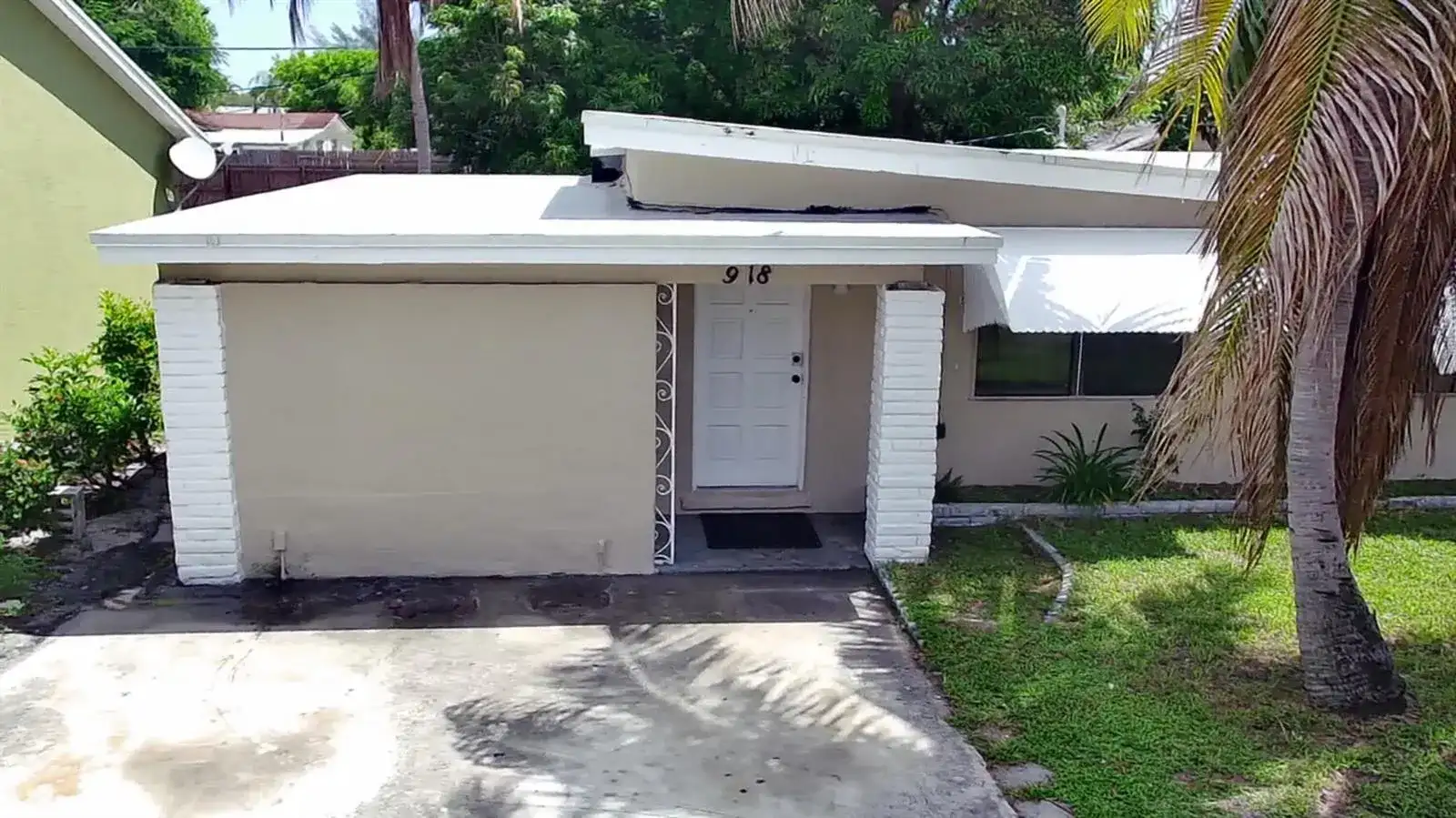 918 N C Street, FL 33460 photo 2