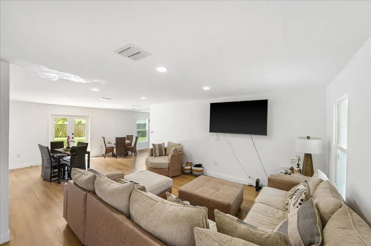 300 SW Prima Vista Boulevard, Port St. Lucie FL 34983