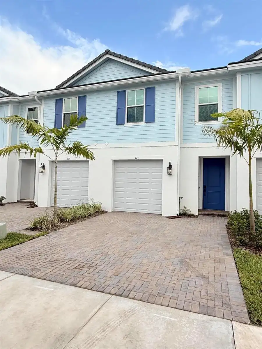 121 SE Birch Terrace, Stuart FL 34997 photo 2