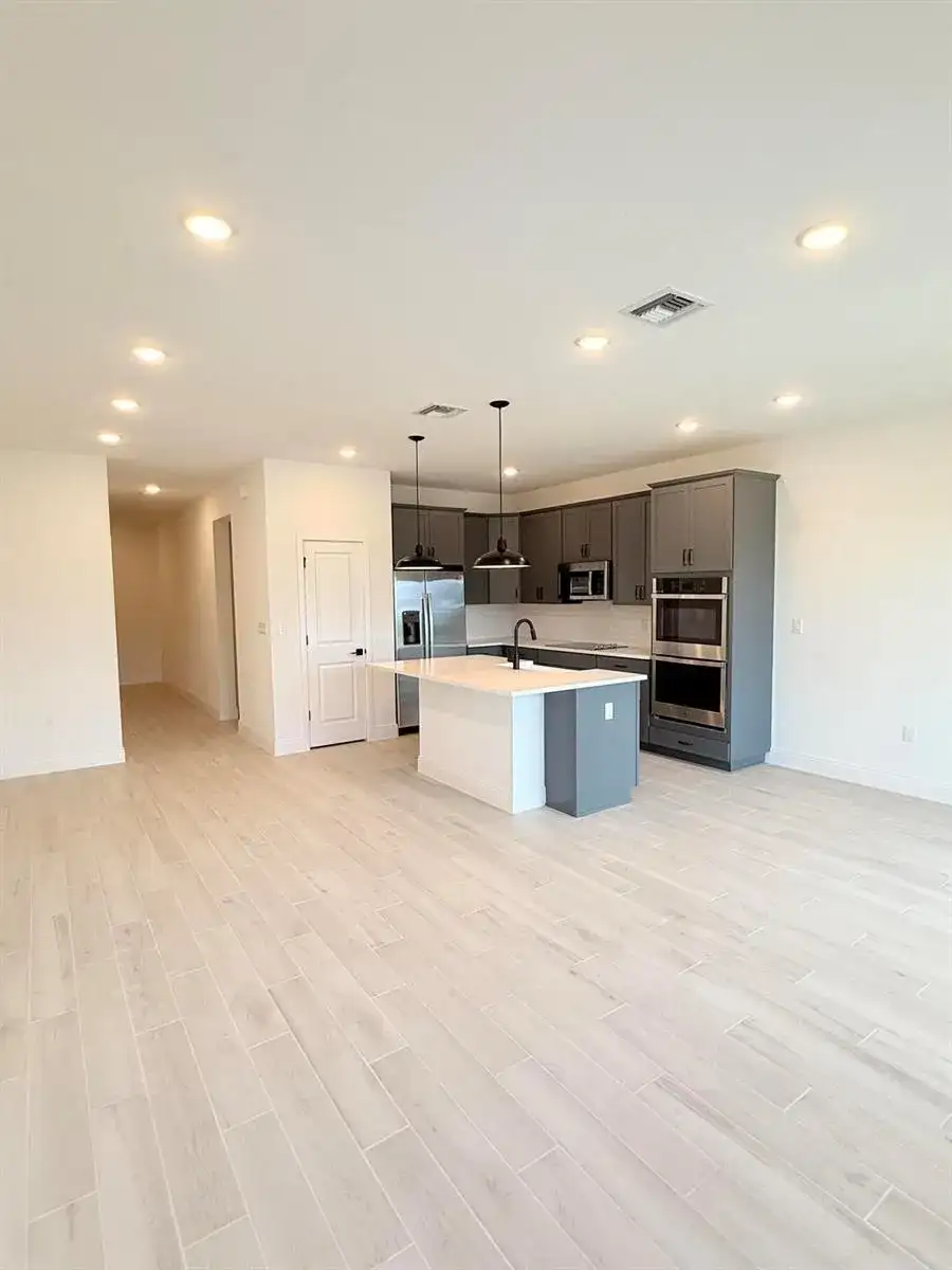 121 SE Birch Terrace, Stuart FL 34997 photo 4