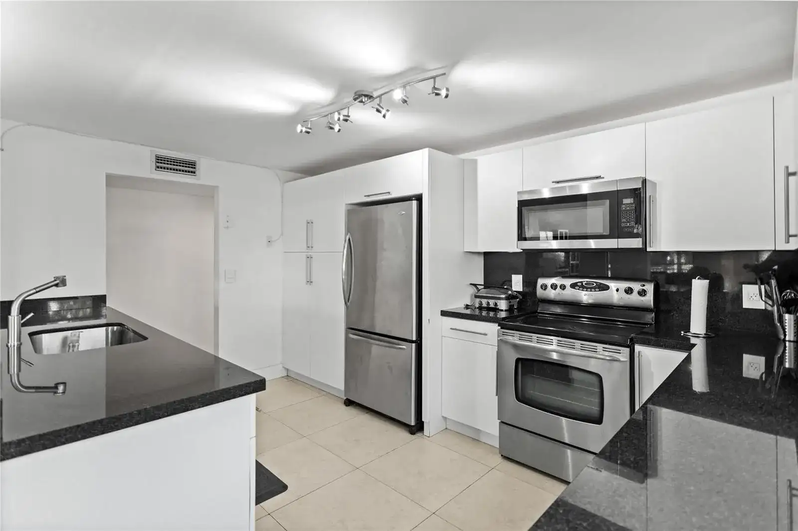 16051 Blatt Boulevard # 101, Weston FL 33326 photo 4