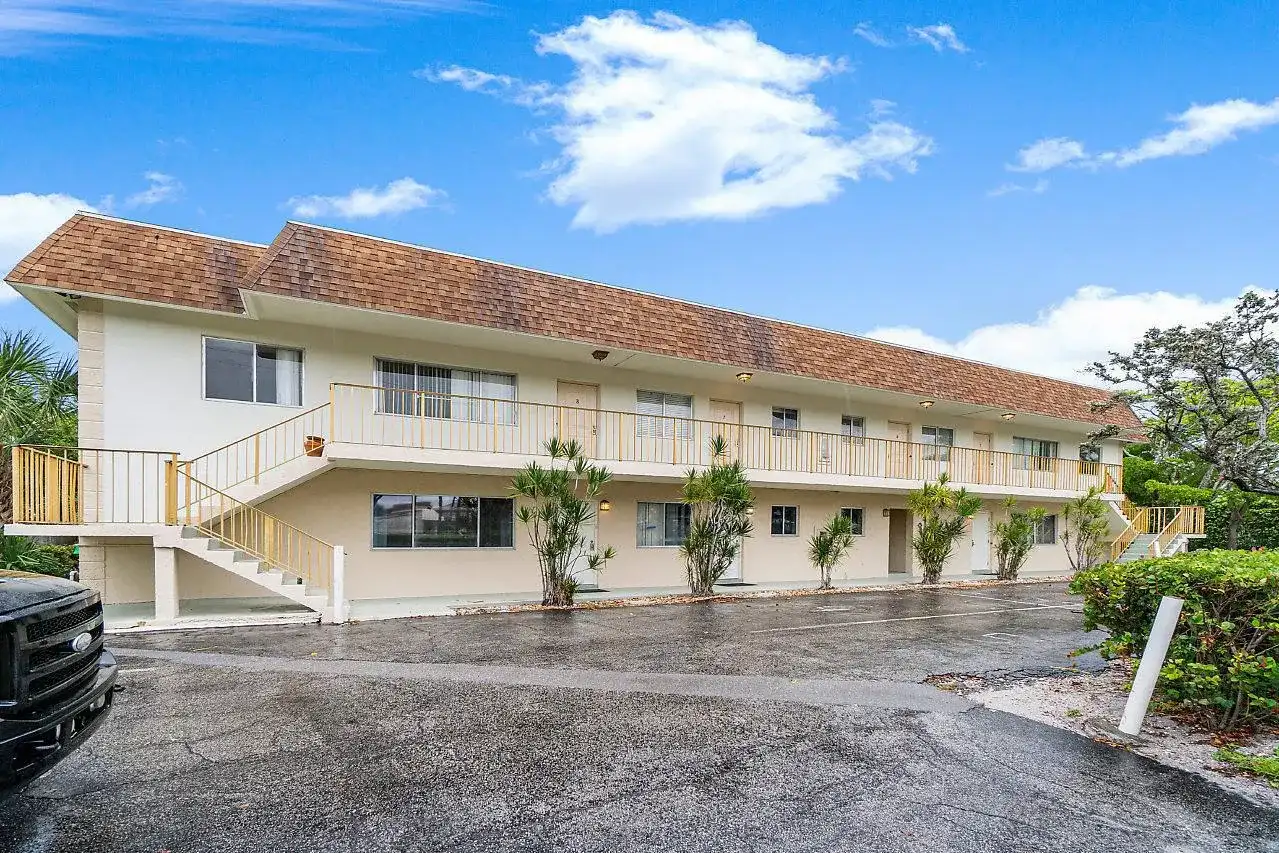 701 NE 7TH Avenue # 4, Delray Beach FL 33483