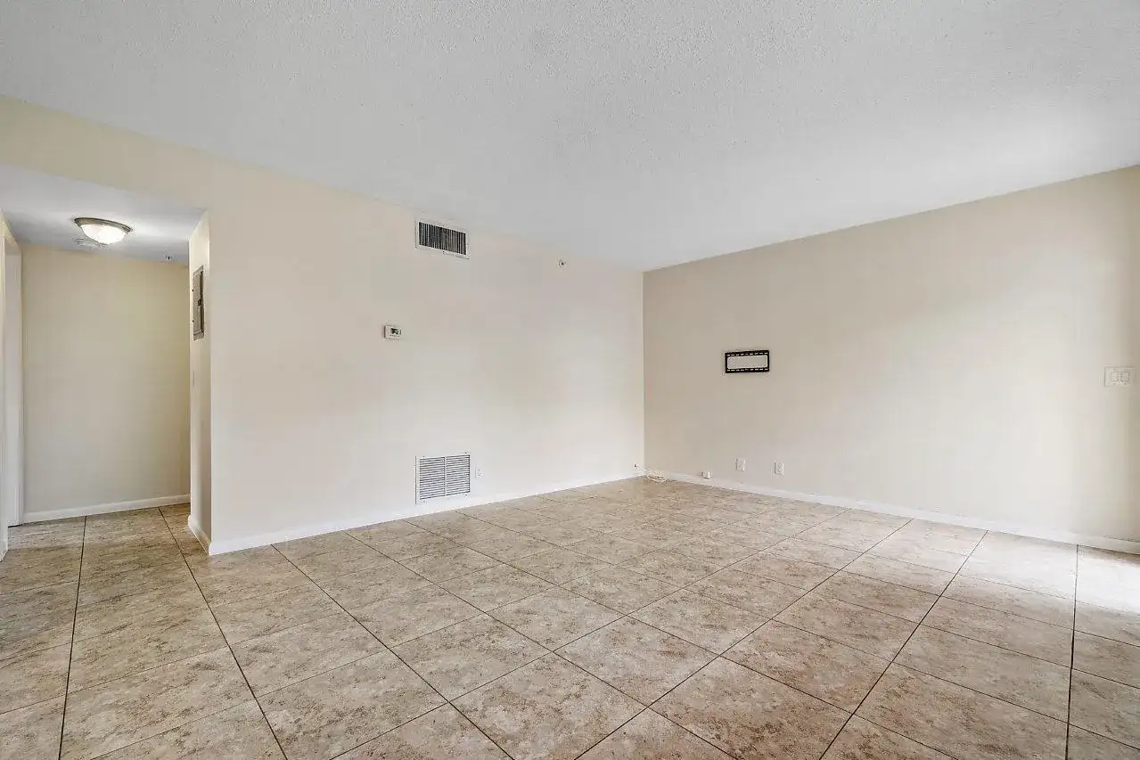 701 NE 7TH Avenue # 4, Delray Beach FL 33483 photo 3