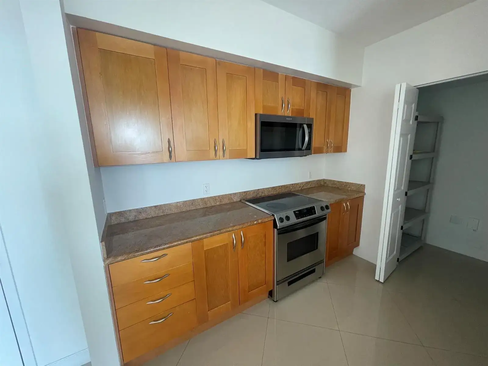 1755 E HALLANDALE BEACH Boulevard # 1005E, Hallandale Beach FL 33009 photo 2