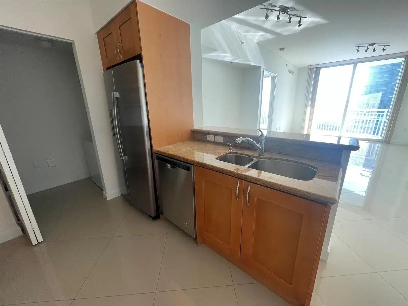 1755 E HALLANDALE BEACH Boulevard # 1005E, Hallandale Beach FL 33009 photo 3