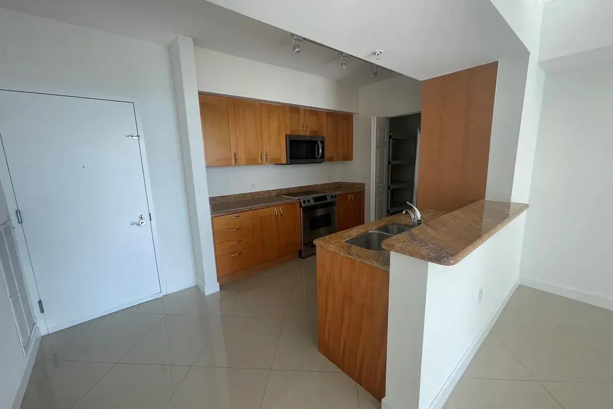 1755 E HALLANDALE BEACH Boulevard # 1005E, Hallandale Beach FL 33009