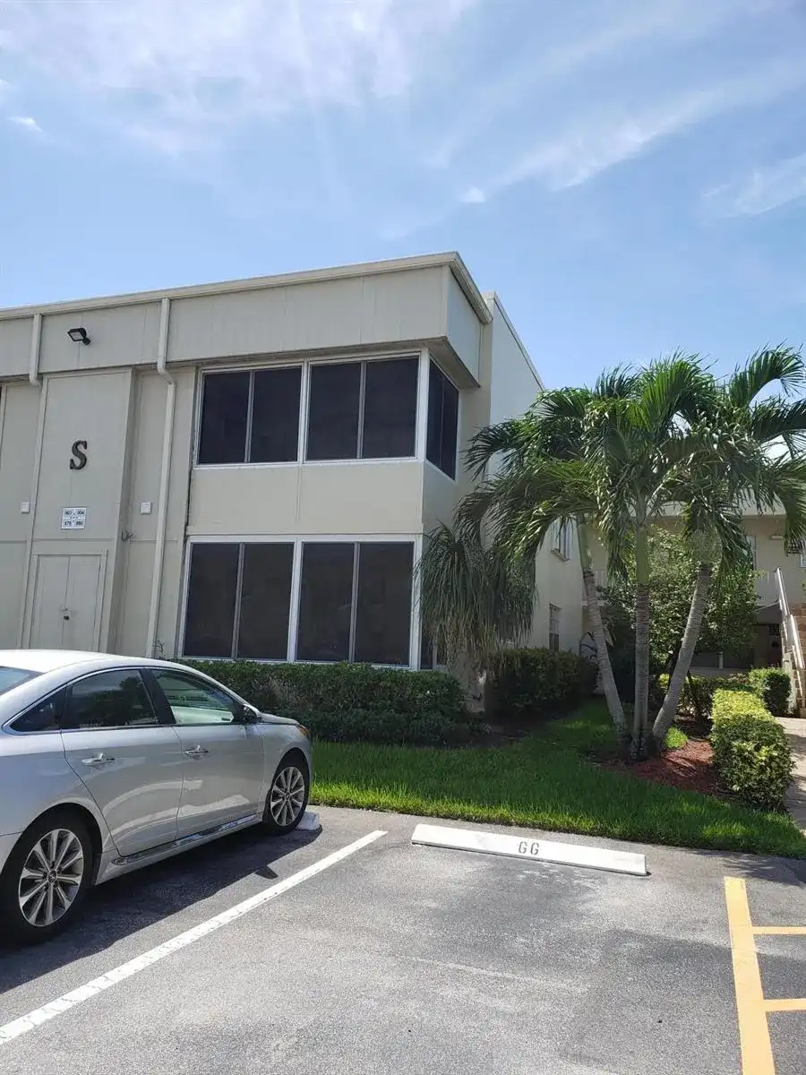 904 FLANDERS Drive S, Delray Beach FL 33484