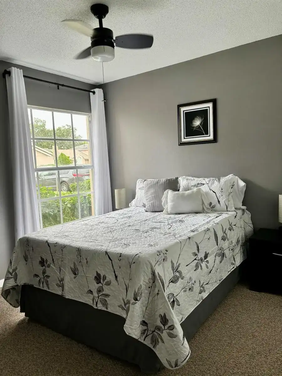 1622 Windsor Oak Court, Kissimmee FL 34744 photo 3