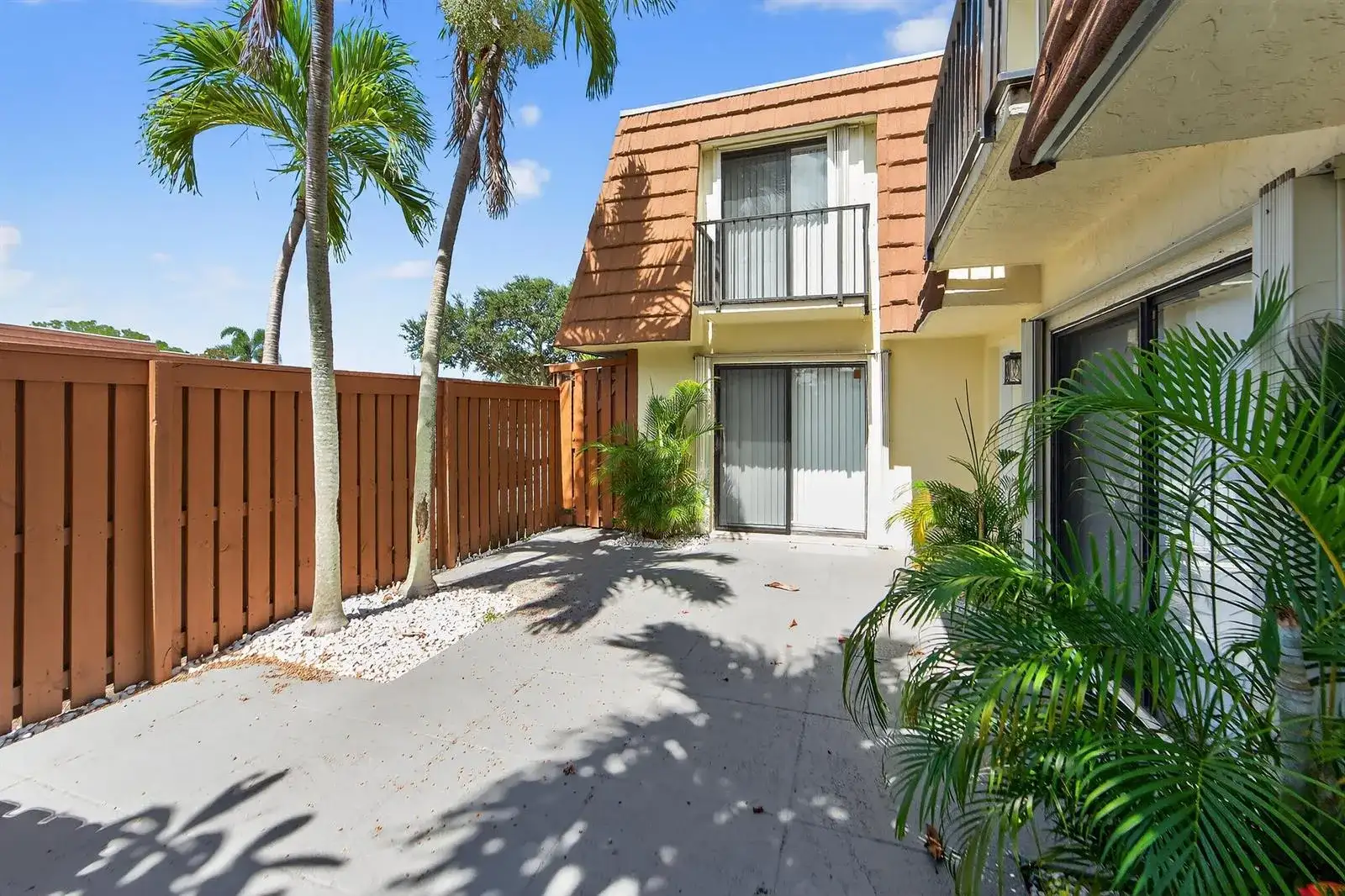 3900 SE COUNTY LINE Road # 27D, Tequesta FL 33469 photo 2