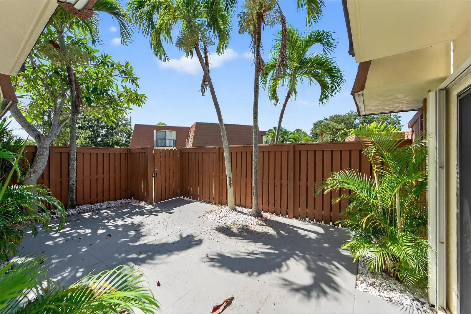 3900 SE COUNTY LINE Road # 27D, Tequesta FL 33469 photo 3