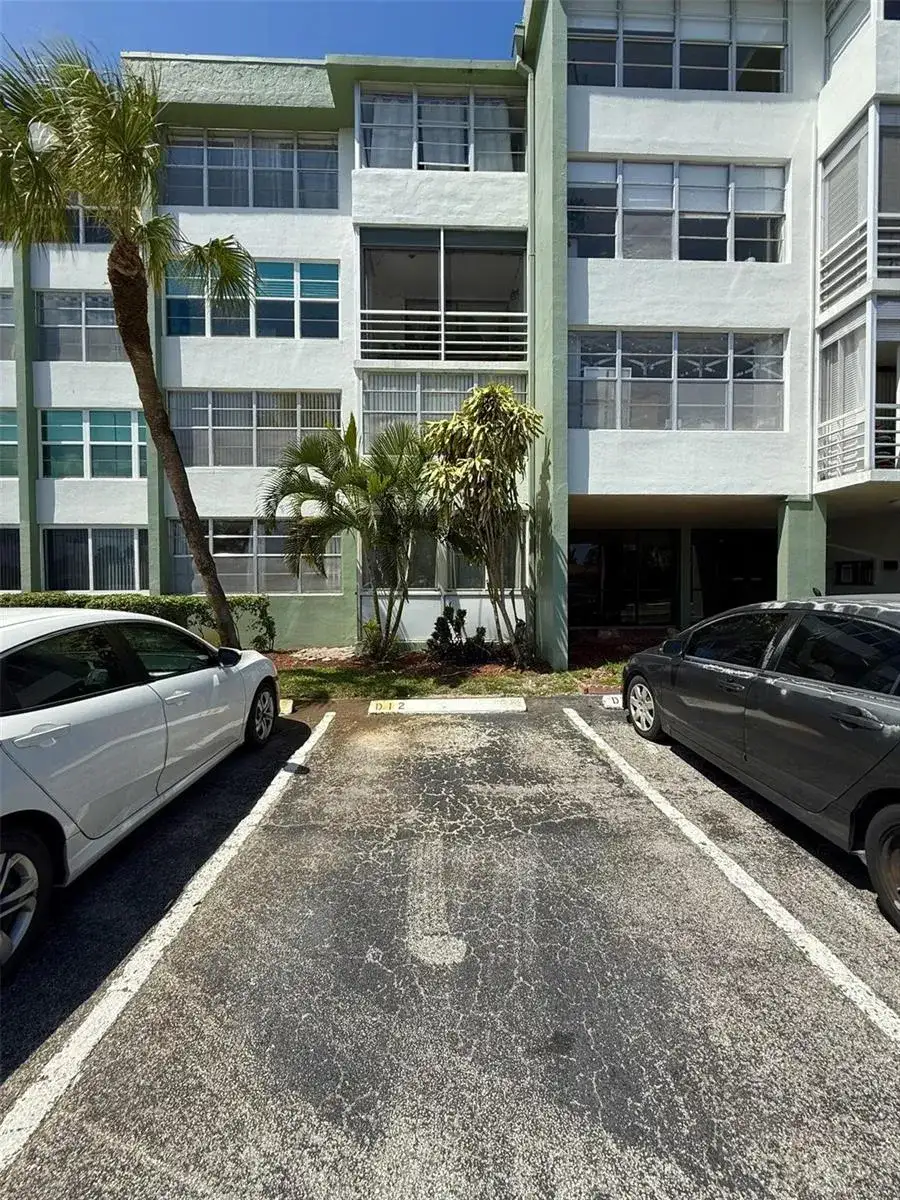 2741 E TAFT Street # 102, Hollywood FL 33020 photo 2