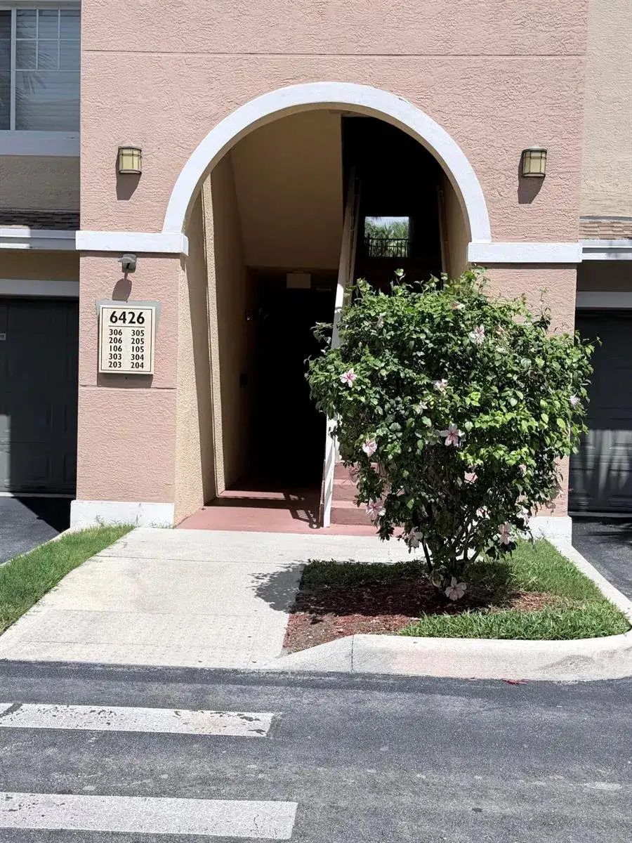 6426 EMERALD DUNES Drive # 205, West Palm Beach FL 33411