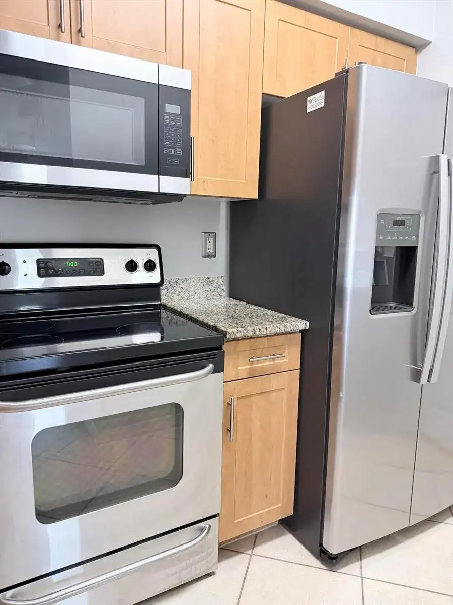 6426 EMERALD DUNES Drive # 205, West Palm Beach FL 33411 photo 5