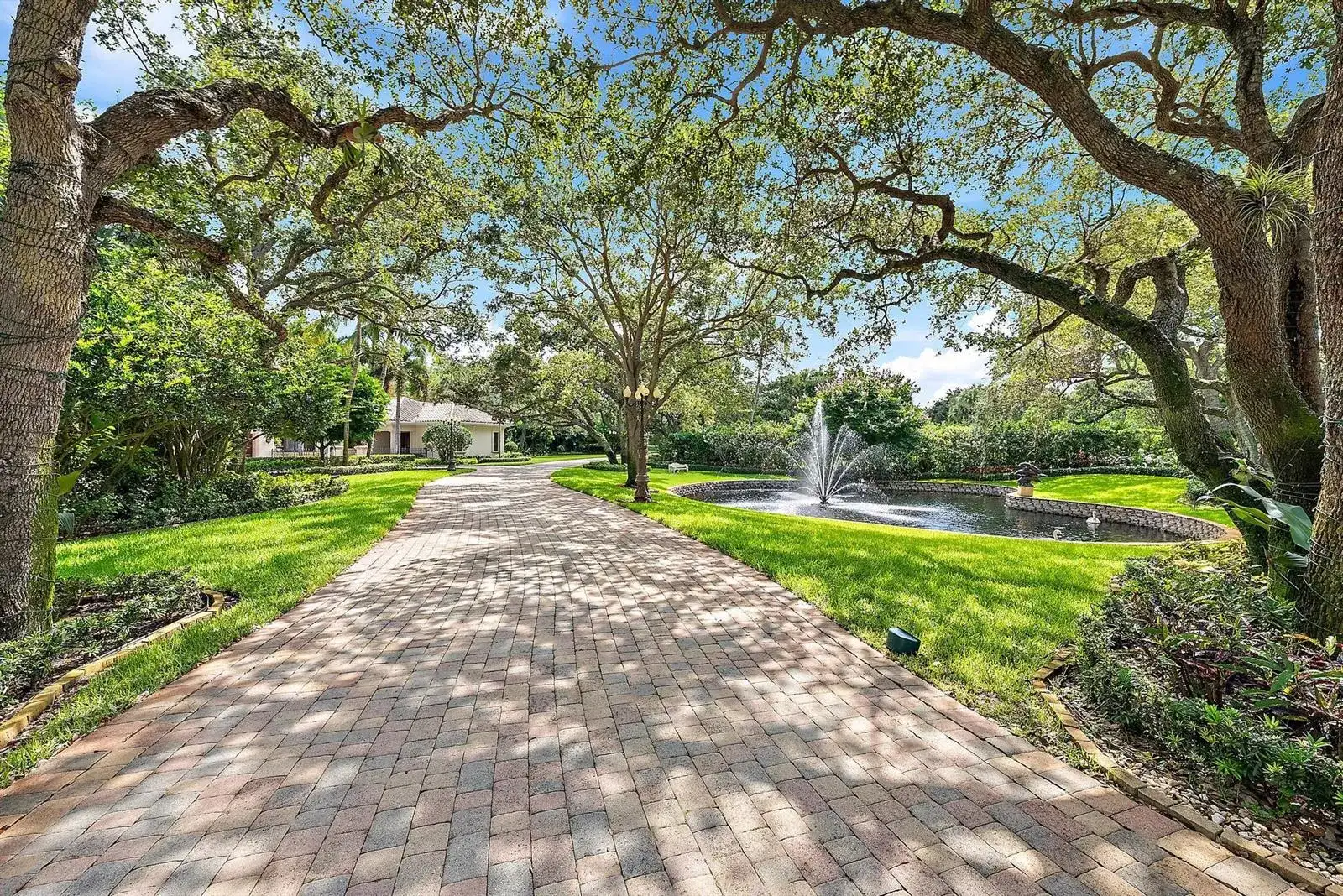 2330 SEVEN OAKS Lane, Palm Beach Gardens FL 33410 photo 5
