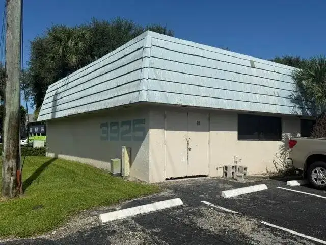 3925 Investment Lane # 32, West Palm Beach FL 33404 photo 2