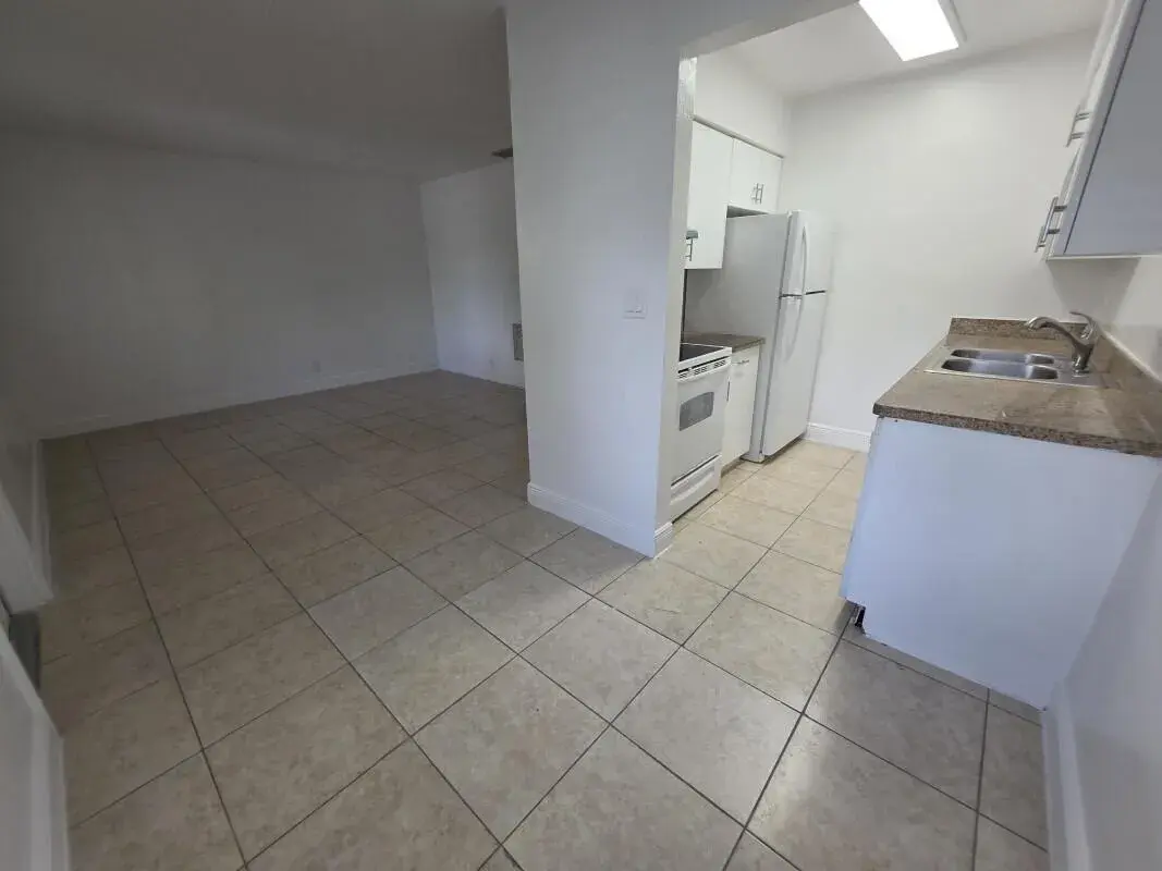 75 SW 10th Street # 202, Fort Lauderdale FL 33315