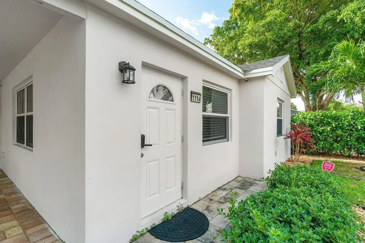 1114 S M Street, FL 33460 photo 4