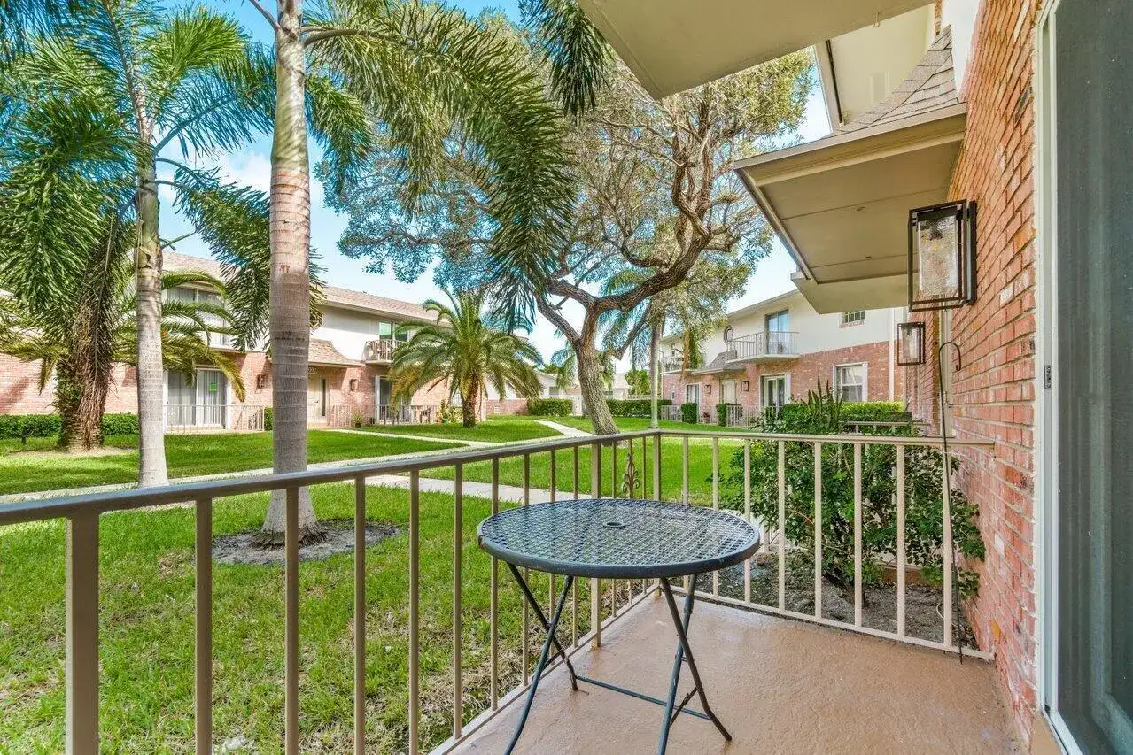 2037 S Seacrest Boulevard # B, Boynton Beach FL 33435 photo 3
